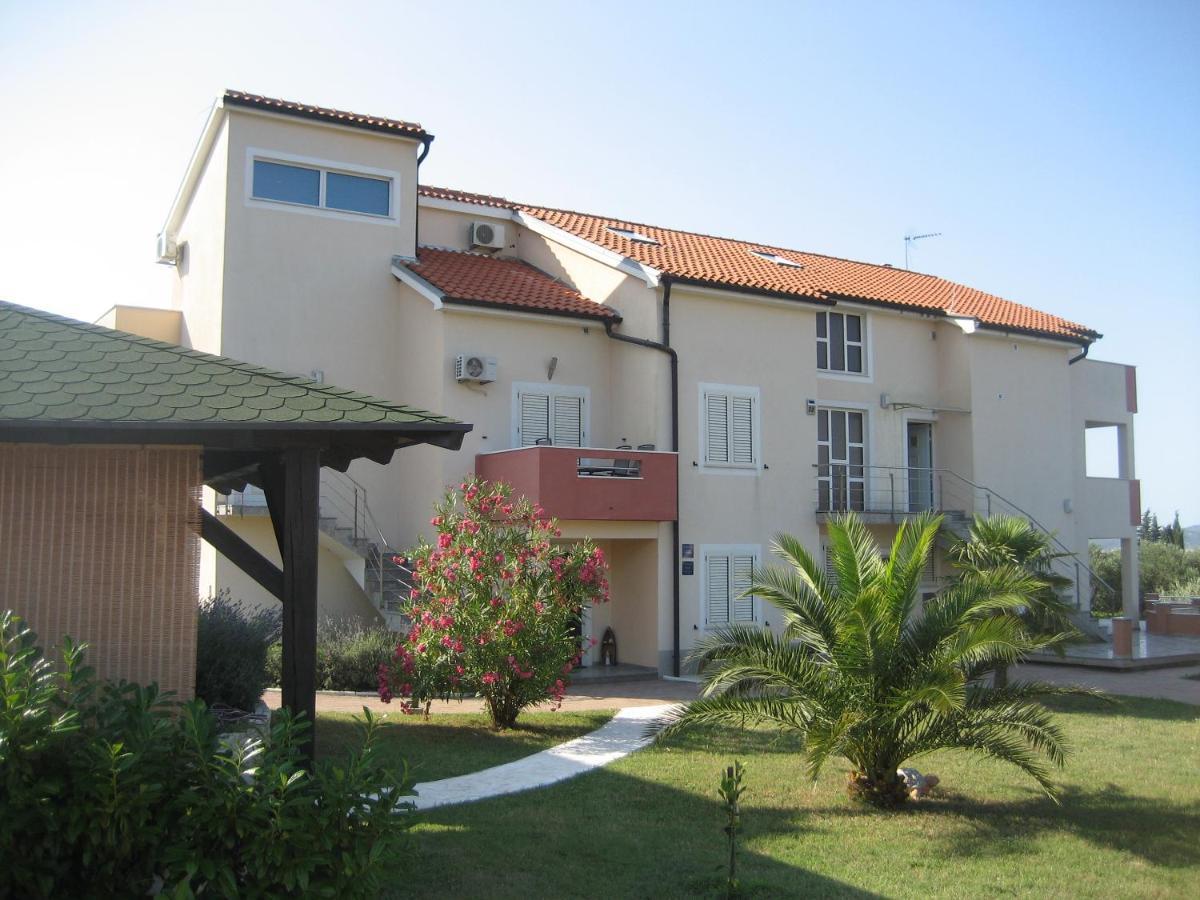 Villa „Drei Palmen“ สเวติ ฟิลลิปปี ยาคอฟ ภายนอก รูปภาพ
